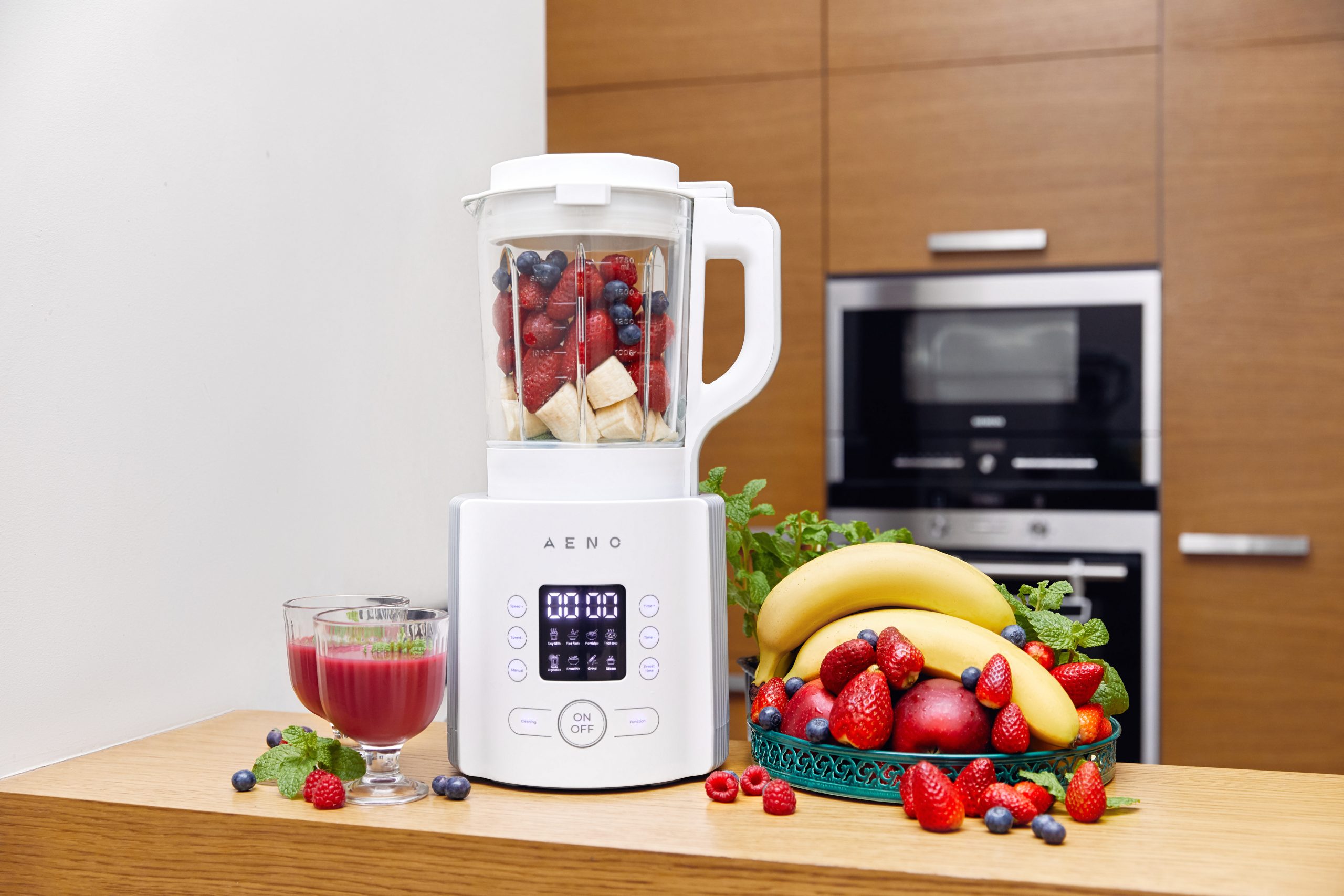 A Blender to Effortlessly Make Smoothies, Soups, Purees and More!, Food &  Nutrition