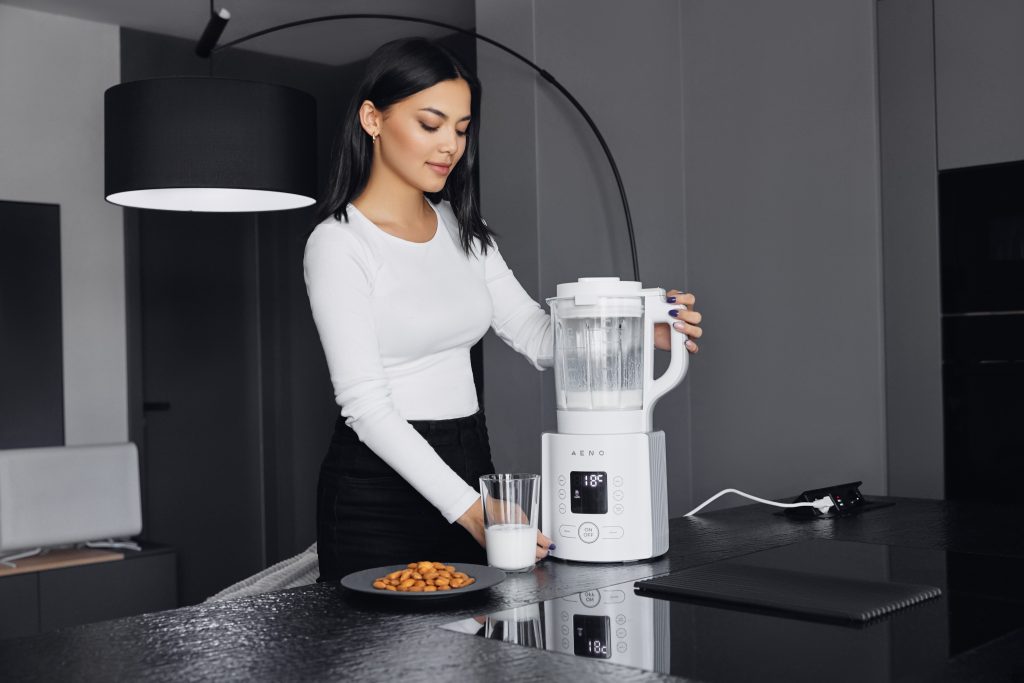 Neo 4 in 1 Digital Soup Maker, Blender and Juicer